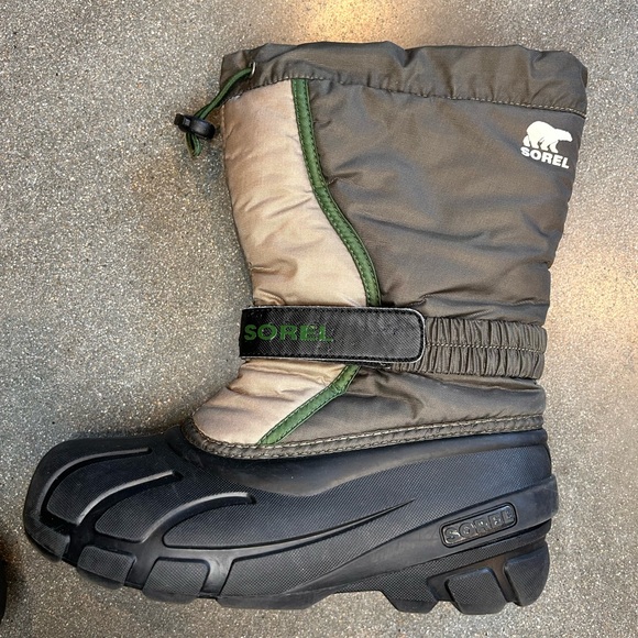 Sorel kids winter snow boots - Picture 5 of 8